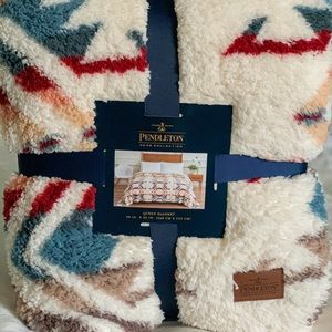 Pendleton Sherpa Blanket